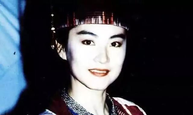 金庸和古龙所代表的江湖，看看金庸与古龙心目中的江湖是什么样子的