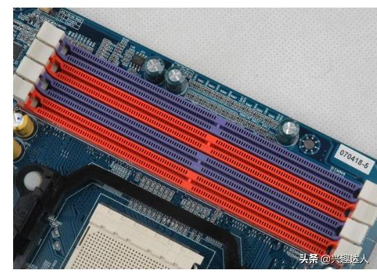 内存条16g和两条8g，电脑内存条双8g好还是双16g好