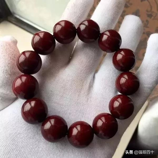 文玩手串怎么盘玩最好，八大热门手串正确把玩姿势