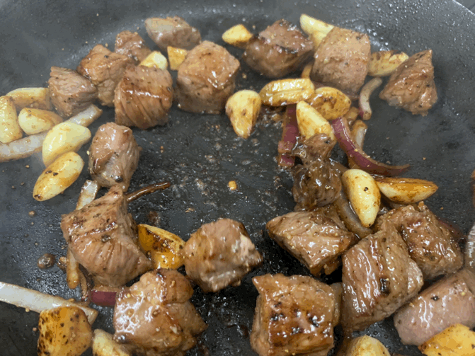 黑椒金蒜牛肉粒，金蒜牛肉粒比补药营养