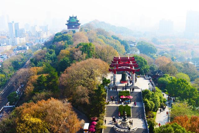 湖北有什么好玩的，湖北旅游必去的景点排名（湖北十大必玩景点，你去过几个）