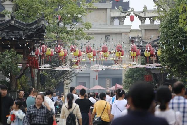 铜官窑古镇简介，铜官窑古镇必看景点介绍（湘江古镇群——“陶都”）