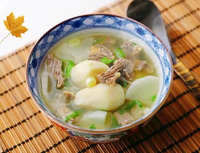 萝卜土豆牛肉汤的家常做法，煲一锅牛肉萝卜芋头汤