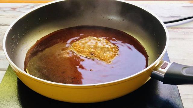 煮汤圆是冷水下锅还是热水下锅，汤圆是冷水下锅还是热水下锅好（难怪汤圆总是露馅）