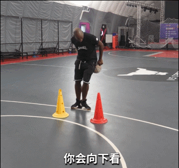 有防守怎么运球过人，3种运球组合过人