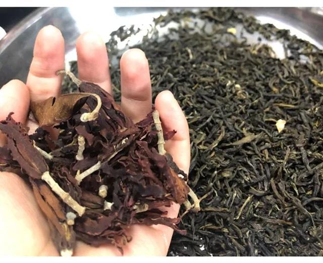 茉莉花茶的作用养护方法，茉莉花茶就是用茉莉花泡的