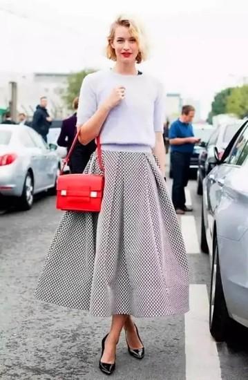 伞裙，伞裙百褶裙哪个更显瘦