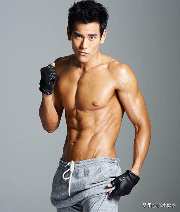 锻炼腹肌胸肌最有效的方法图，一组动作帮你全方位雕刻胸肌