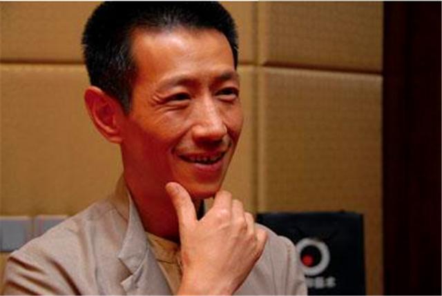 蔡铭超鼠首和兔首拍卖过程，拍卖会上一锤定音