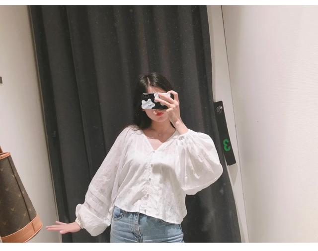 今年流行的泡泡袖很显壮，真的有人觉得泡泡袖显瘦