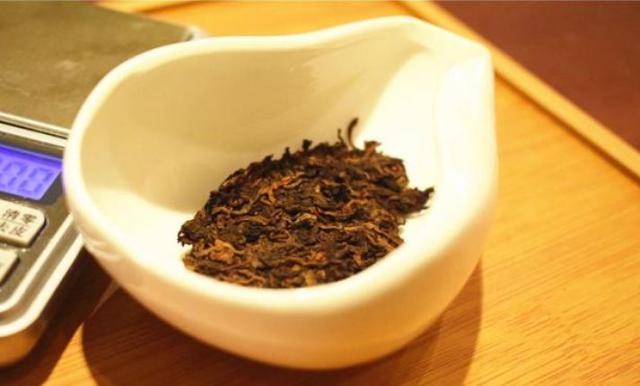 普洱茶熟茶泡法，普洱茶熟茶的冲泡方法茶艺师