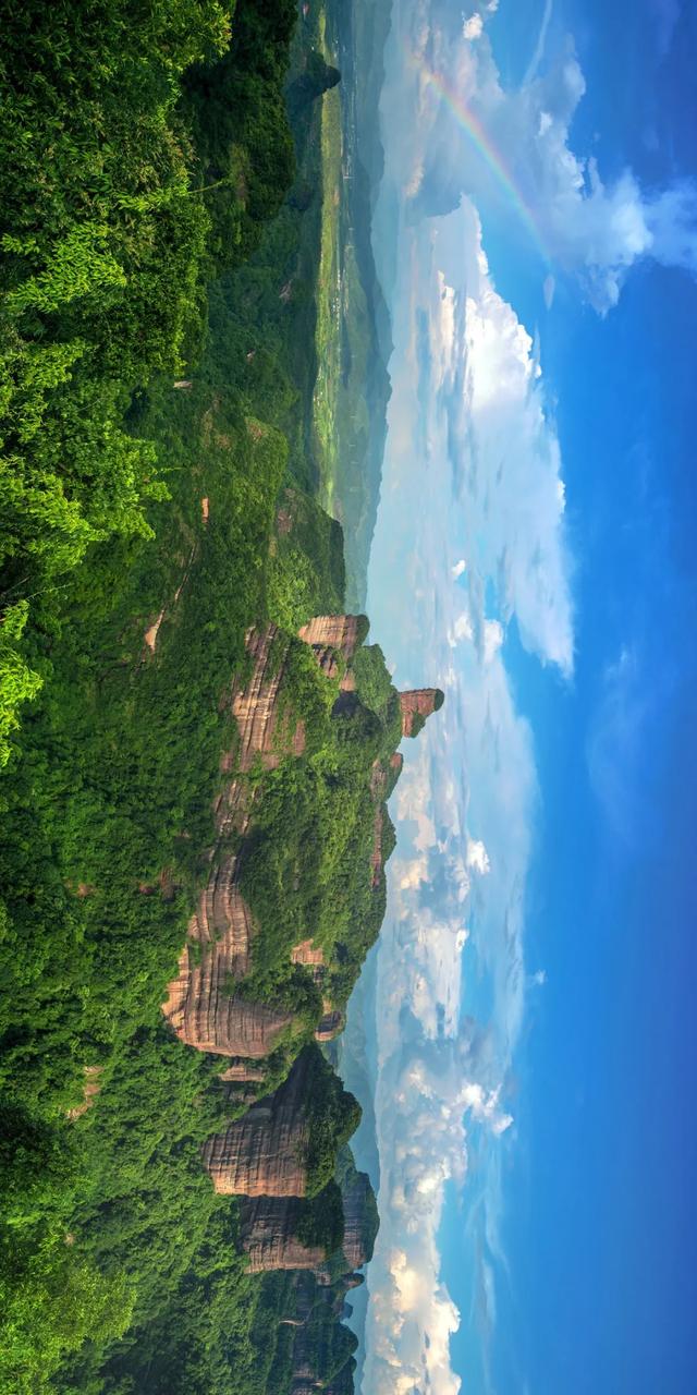 丹霞山海拔多少米，丹霞山重要景点有哪些（广东韶关丹霞山进入观云海最佳时期）