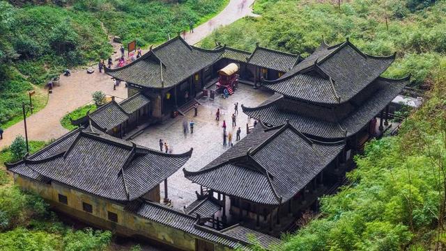 6月份适合旅游的古镇，4月最适合去的24个古镇