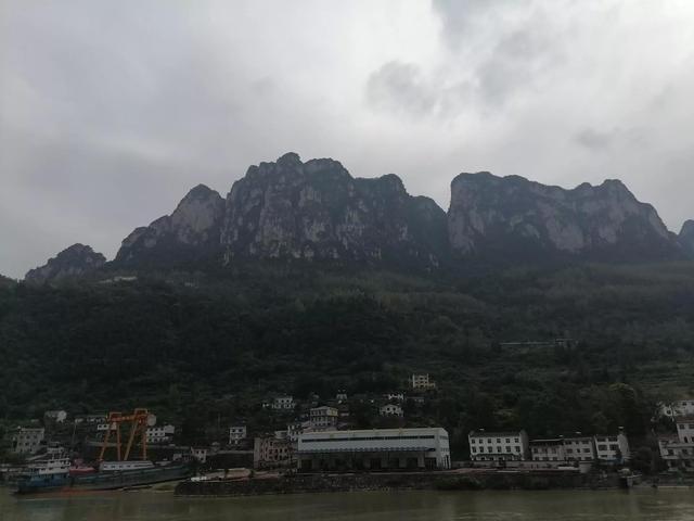 三峡大坝旅游景点，湖北宜昌三峡大坝旅游景点有哪些（领略世界第一坝的水涨船高）