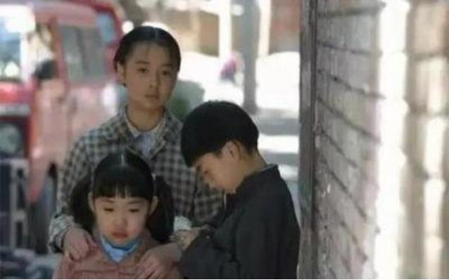 释小龙与杨丽晓关系，杨丽晓14岁把初恋给了释小龙