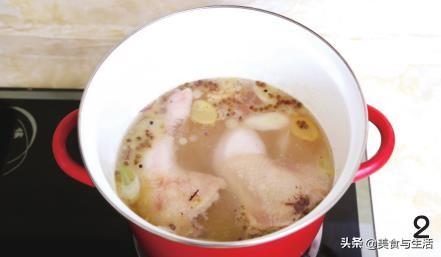 怎样炖鸡腿好吃又嫩，出锅后颜色漂亮味道香