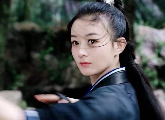 赵丽颖最近消息，有翡赵丽颖最新消息（剪短发穿“人鱼姬”礼服）