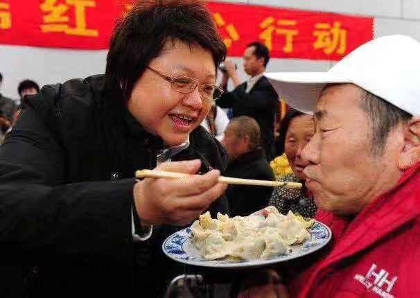 韩红捐款武汉捐10亿，李嘉诚捐款1亿韩红捐光家产