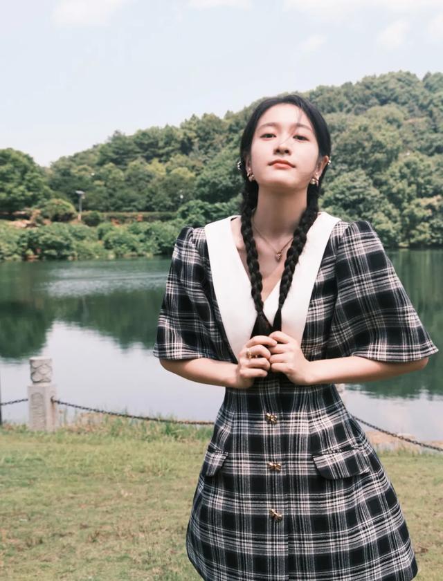 减龄直发发型，你适合“直发”还是“卷发”