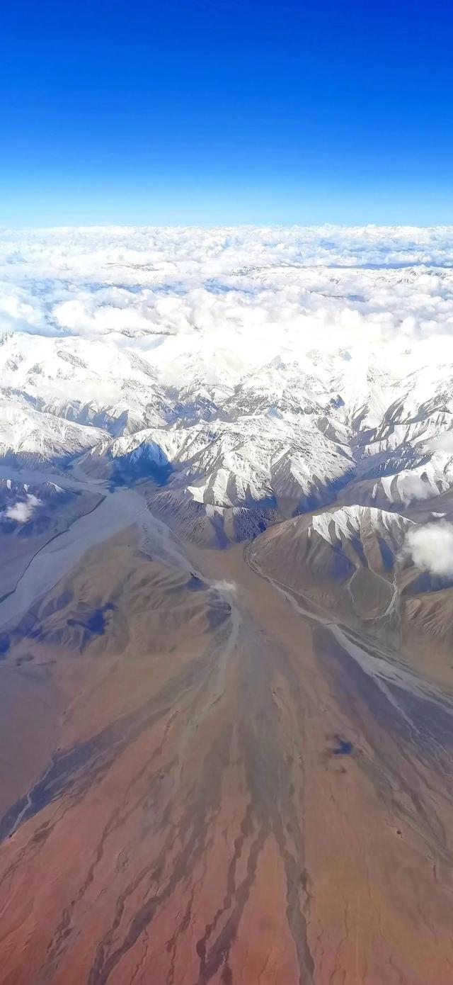 青海长云暗雪山，青海长云孤城遥望玉门关