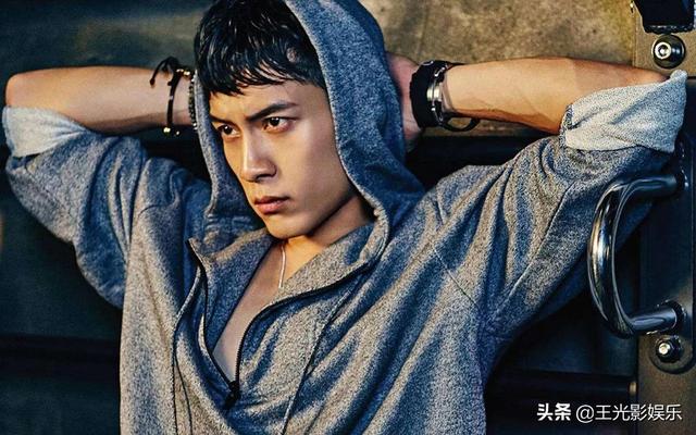 国内十大国宝级男星，盘点国内十大男明星名气排行榜