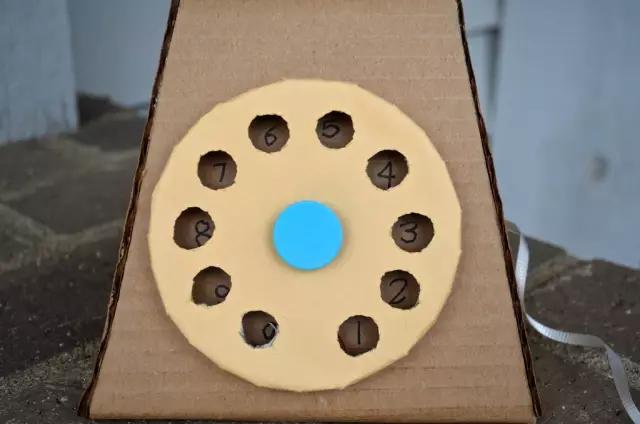 纸箱手工制作大全，纸箱手工制作大全环创（用纸箱就能做的5个桌面小游戏）