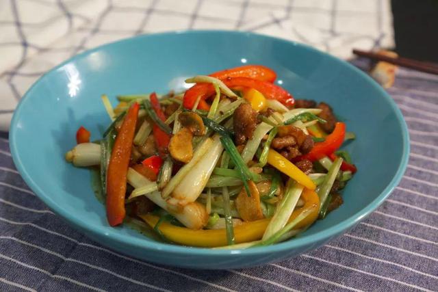 野藠头炒腊肉怎么炒好吃，咸香不腻的藠头炒咸肉