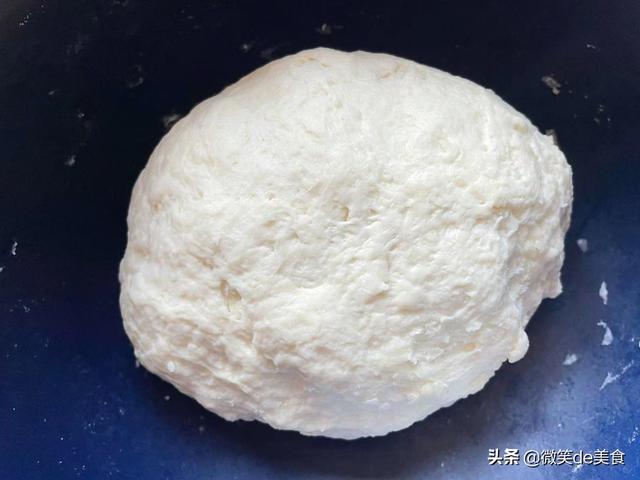 千层葱油饼怎么做又软又好吃窍门，用这个方法做千层油饼太香了