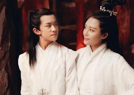 易烊千玺电视剧，易烊千玺出演过的电视剧以及年份（易烊千玺个人票房破40亿）