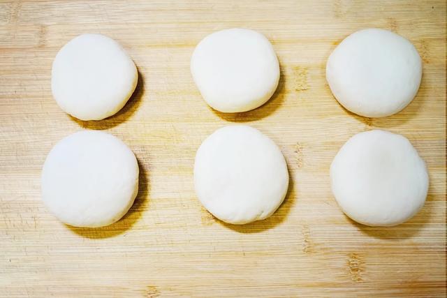 用面粉做的酥脆枣，制作方法太简单了