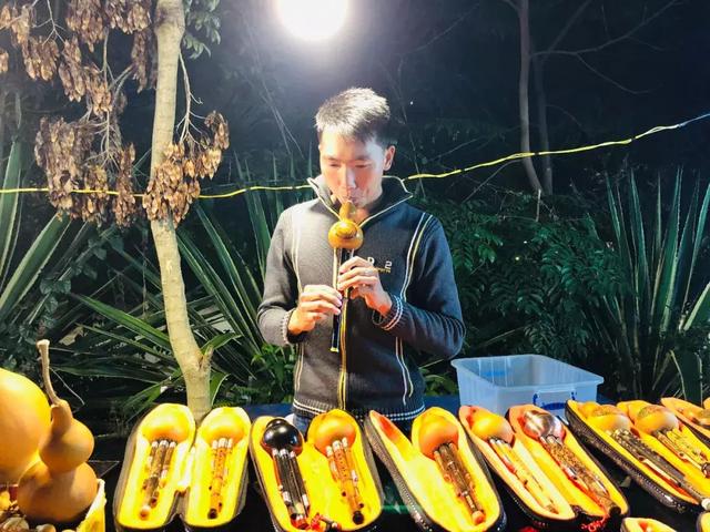 西双版纳江边夜市，西双版纳最火爆的夜市（到西双版纳一定要知道的五件事）