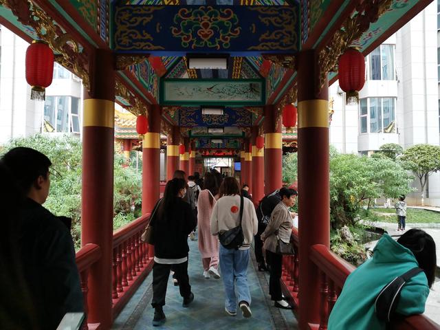 长沙万家丽免税店在哪里，网红长沙城，魅力万家丽
