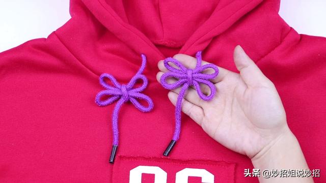 卫衣的绳子怎么系好看，卫衣两条绳子的各种打结方法（卫衣的带子竟是这么用）