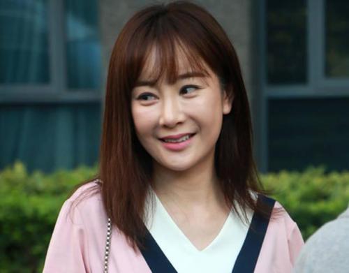 电视剧夏家三姐妹，夏家三千金三姐妹一起结婚（《夏家三千金》三姐妹现状）