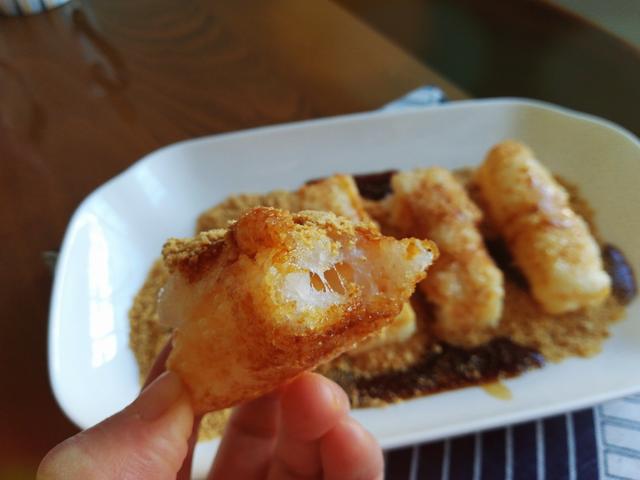 四川的红糖糍粑怎么吃，四川火锅灵魂伴侣红糖糍粑