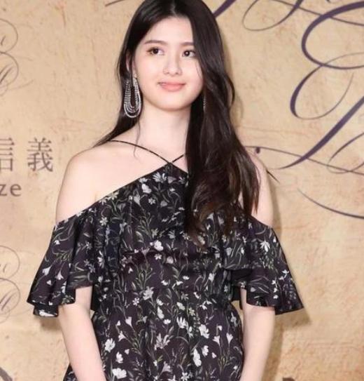 孙芸芸女儿街拍，百亿千金密会平民