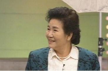 杜十娘跳江后被谁救，杜十娘死前怒扔百宝箱