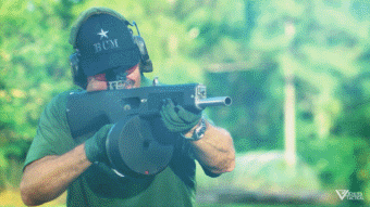 m134火神炮重机枪，AA-12全自动喷子威力惊人