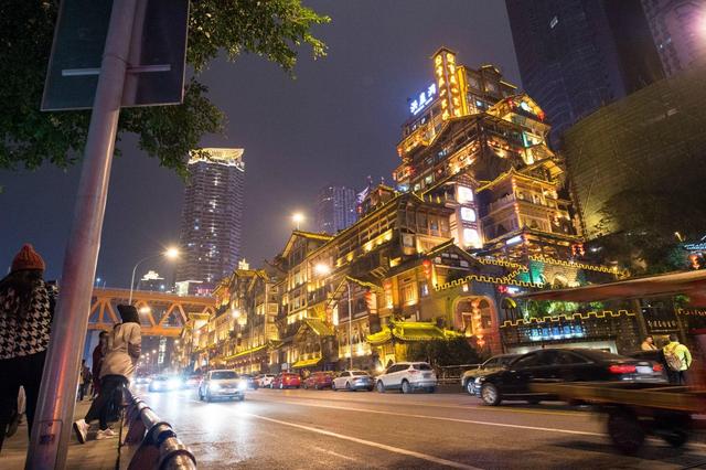 重庆旅游攻略一日游必去十大景点，重庆不得不去的12个旅游地