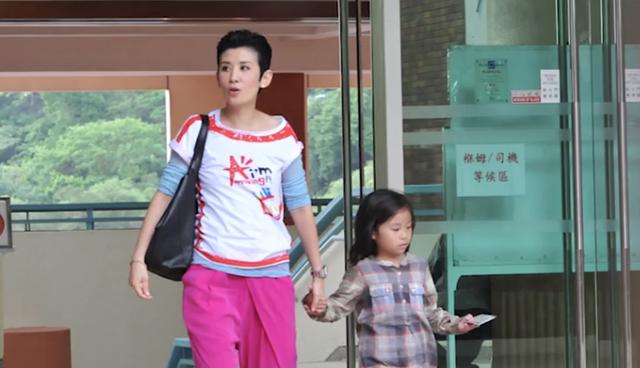 吴君如为什么不领证，恋爱23年不结婚有孩子也分居