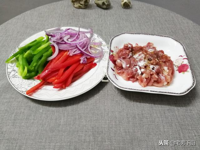 甜椒肉丝的正宗做法，在家做甜椒肉丝为什么没有饭店里的好吃