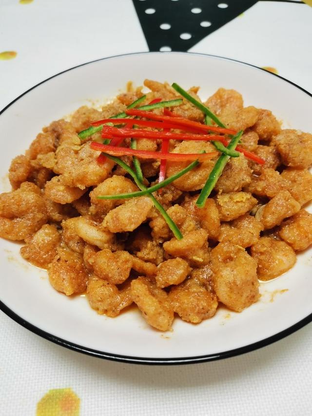 咸鸭蛋怎么吃才好吃又简单，咸蛋别只会配米粥吃