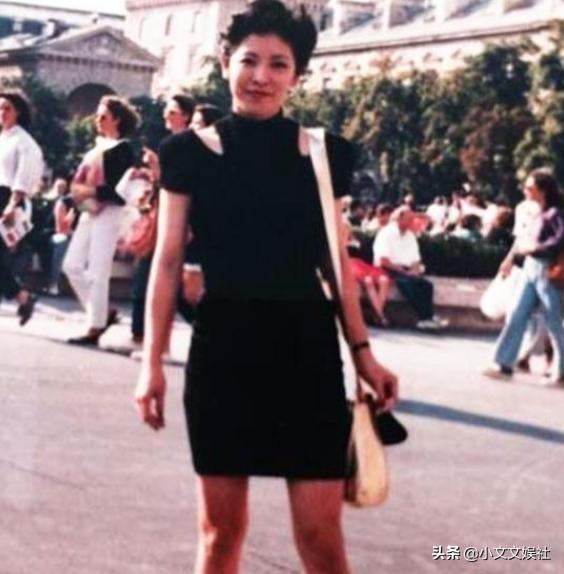 向太小时候的悲惨事件，年轻的时候竟然比关之琳还美