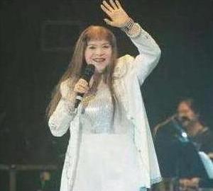 梁小龙秃头吗，被迫跟着我爹看了12遍