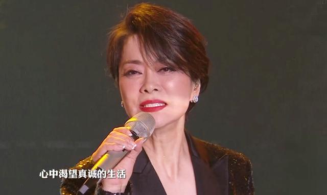 湖南卫视春晚魔术，王一博湖南春晚变魔术（湖南卫视春晚：小品炒剩饭）