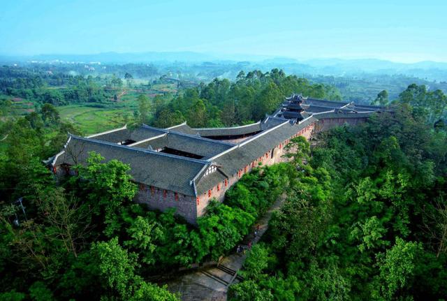 神龙山巴人石头城，广安四大著名的旅游景点是哪些呢