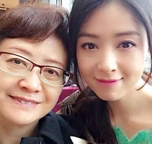 明星与父母合照，杨迪刘诗诗