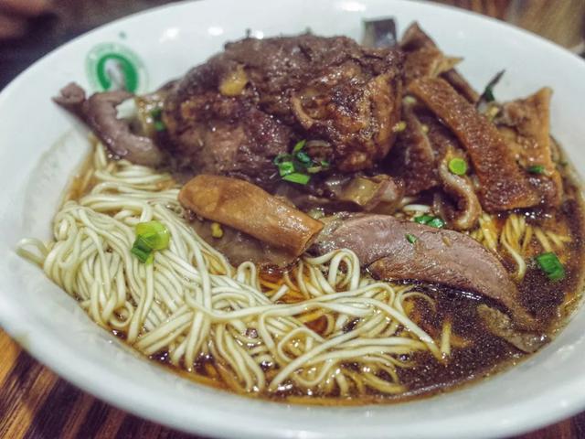 杭州人气最旺的小吃，杭州6家必吃老字号美食