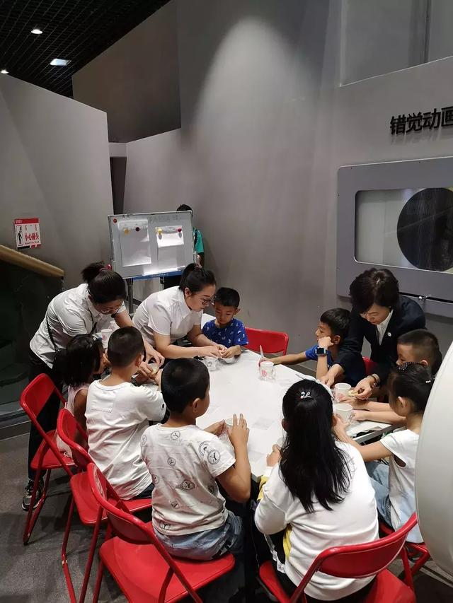 凸透镜和凹透镜，凸透镜和凹透镜实际应用（初二物理——典型光路及凸透镜和凹透镜对三条特殊光线的作用）