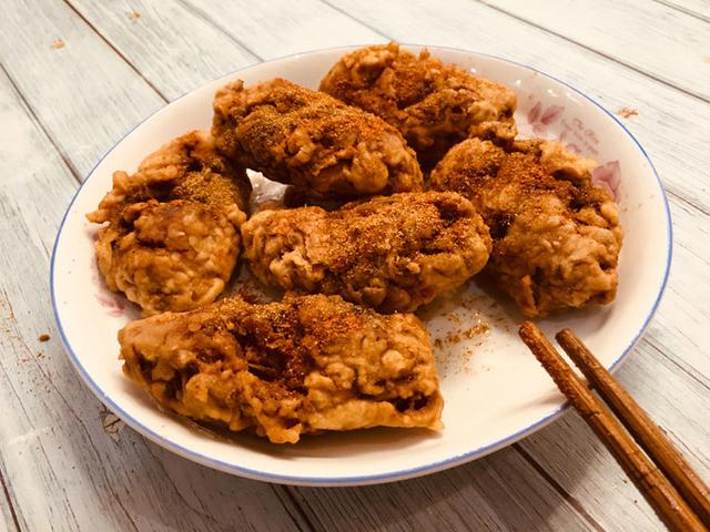 炸鸡翅的家常做法，家常炸鸡翅正宗做法（想吃炸鸡翅别再点外卖了）
